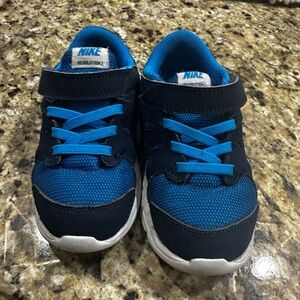 Nike Kids Sneakers in Blue and Black